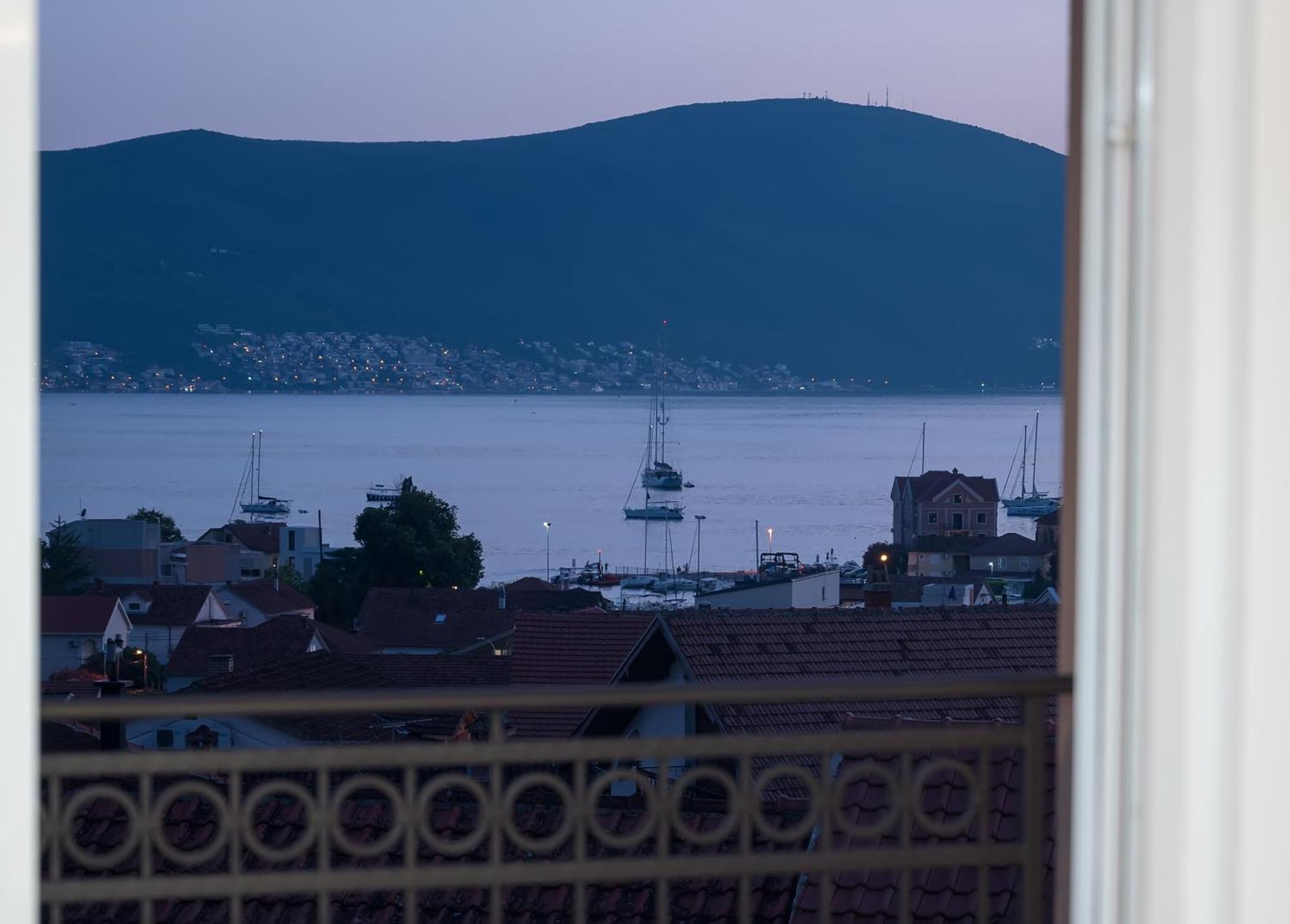 Luxury Apartments Ivanovic Tivat Eksteriør billede