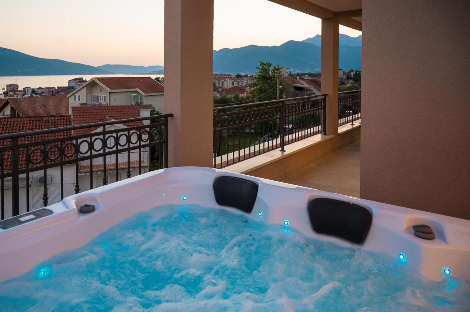 Luxury Apartments Ivanovic Tivat Eksteriør billede
