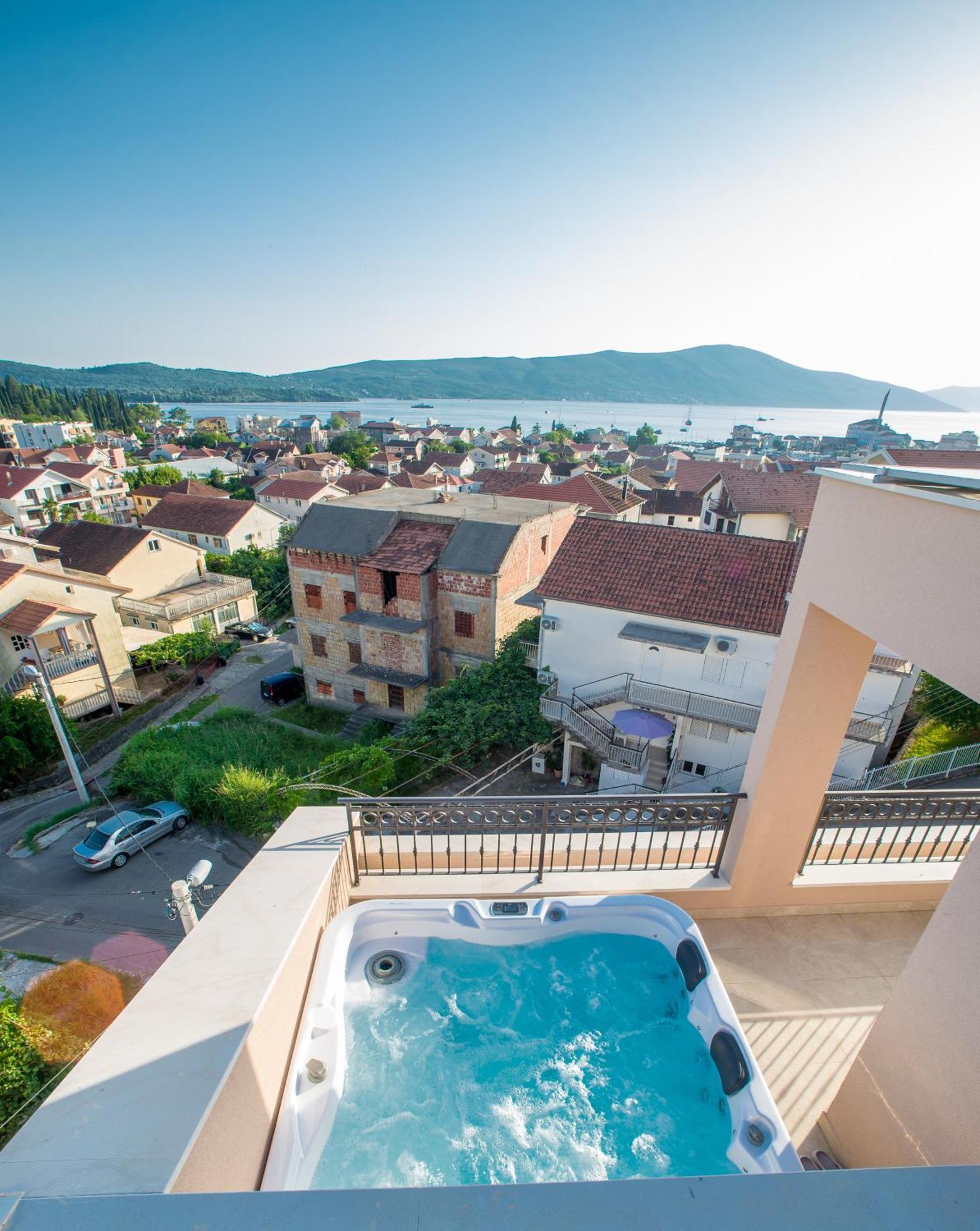 Luxury Apartments Ivanovic Tivat Eksteriør billede