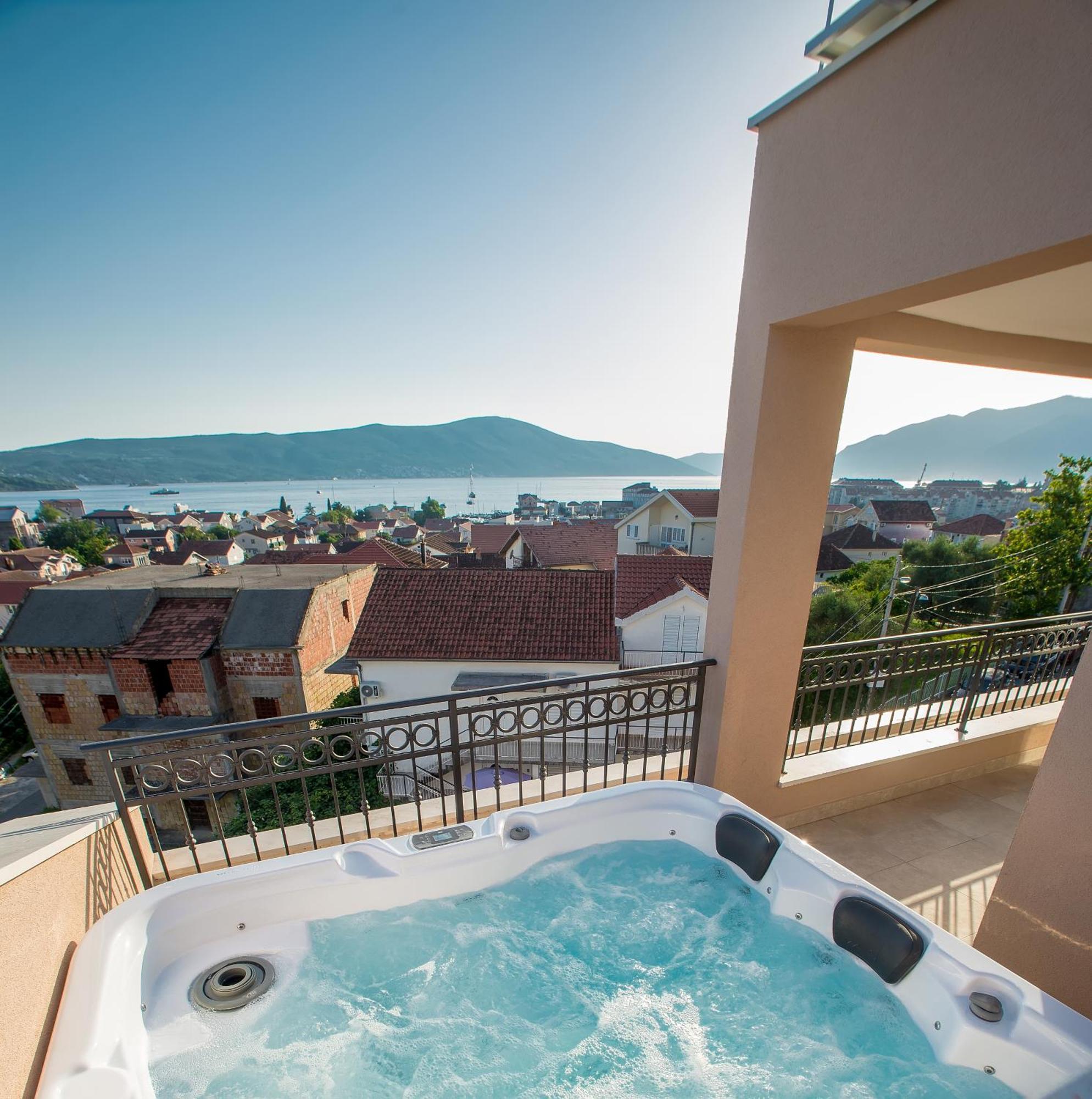 Luxury Apartments Ivanovic Tivat Eksteriør billede